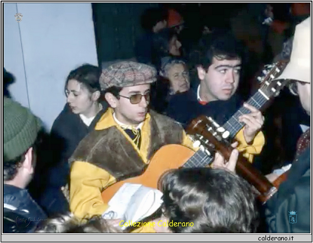 Angelo Rizzo e la chitarra.jpg