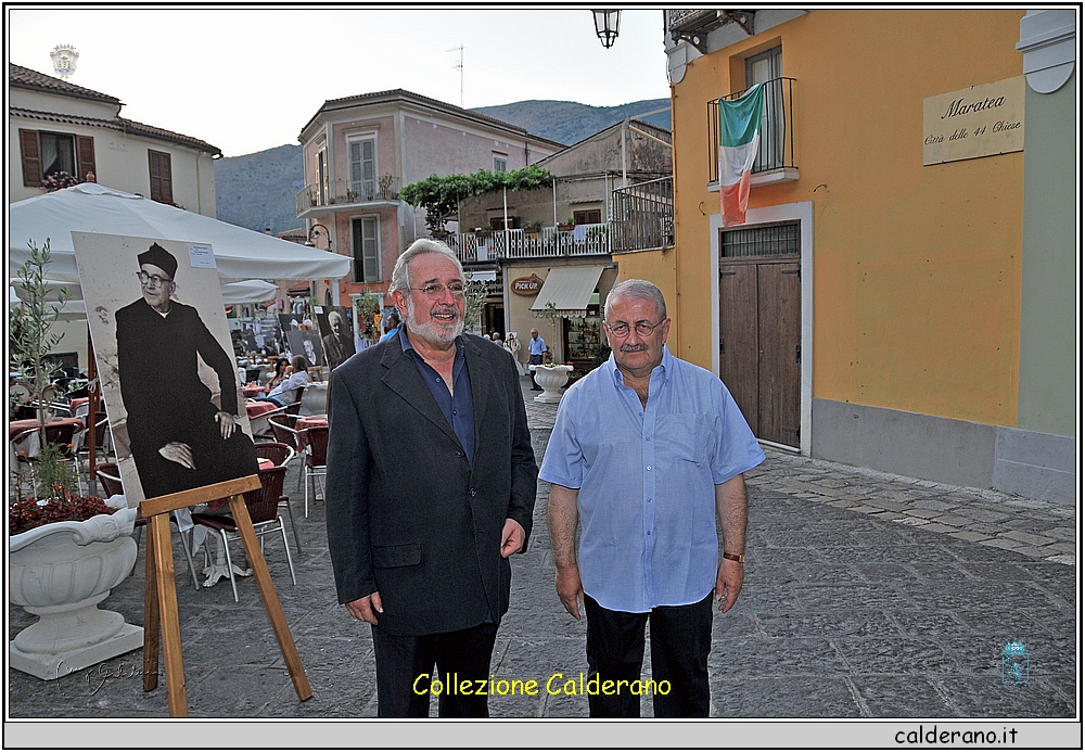 Insieme al Sindaco Mario Di Trani per la mostra fotografica 19-07-2011 11L_9441.JPG