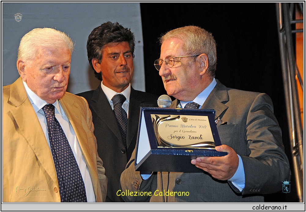 Targa a Sergio Zavoli dal Sindaco Mario Di Trani 12L_3440.JPG