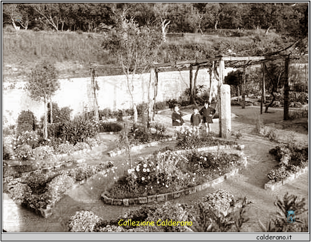 Il giardino della stazione di Marina.jpg