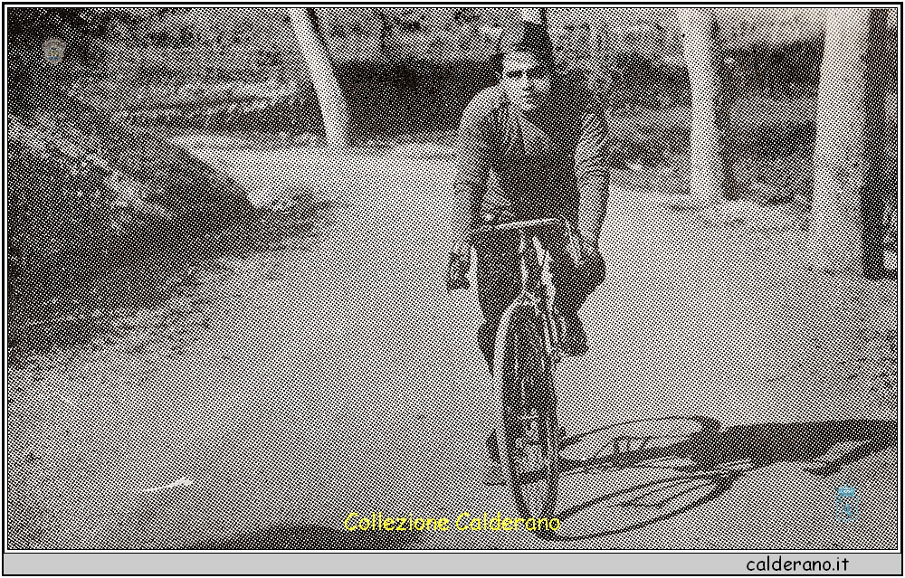 Pasquale Epifanio Iannini in bicicletta - 1923.jpg