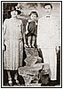 Antonietta Lamarca con il figlio e il marito - 1926.jpg