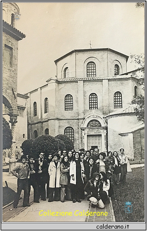 Liceo in gita con Padre Cerracchio.jpg