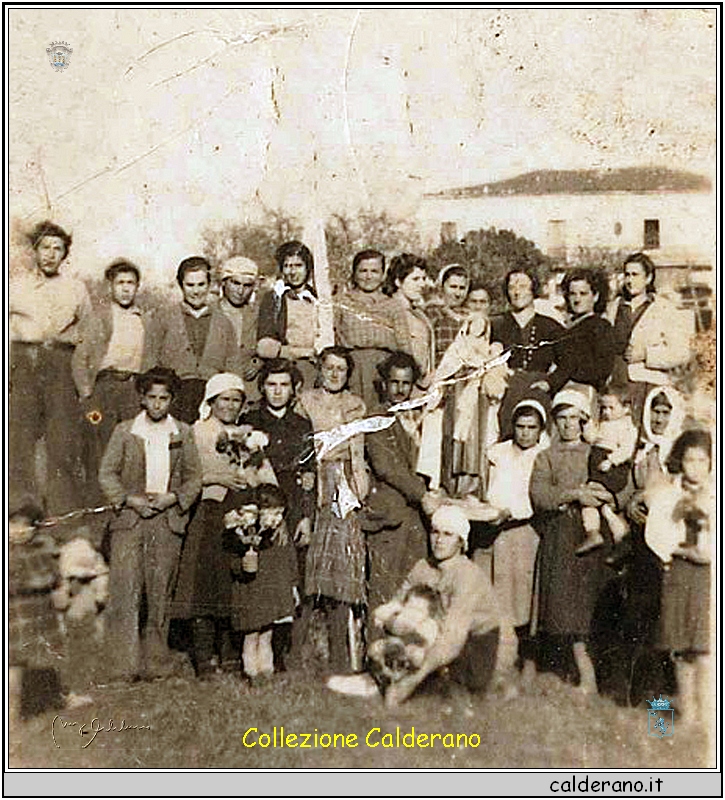 Processione a Massa della Madonna del Carmine per la fine della guerra.jpg