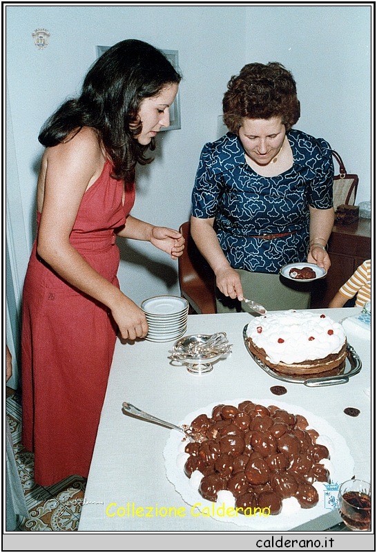 Rosa e Maria con le torte.jpeg