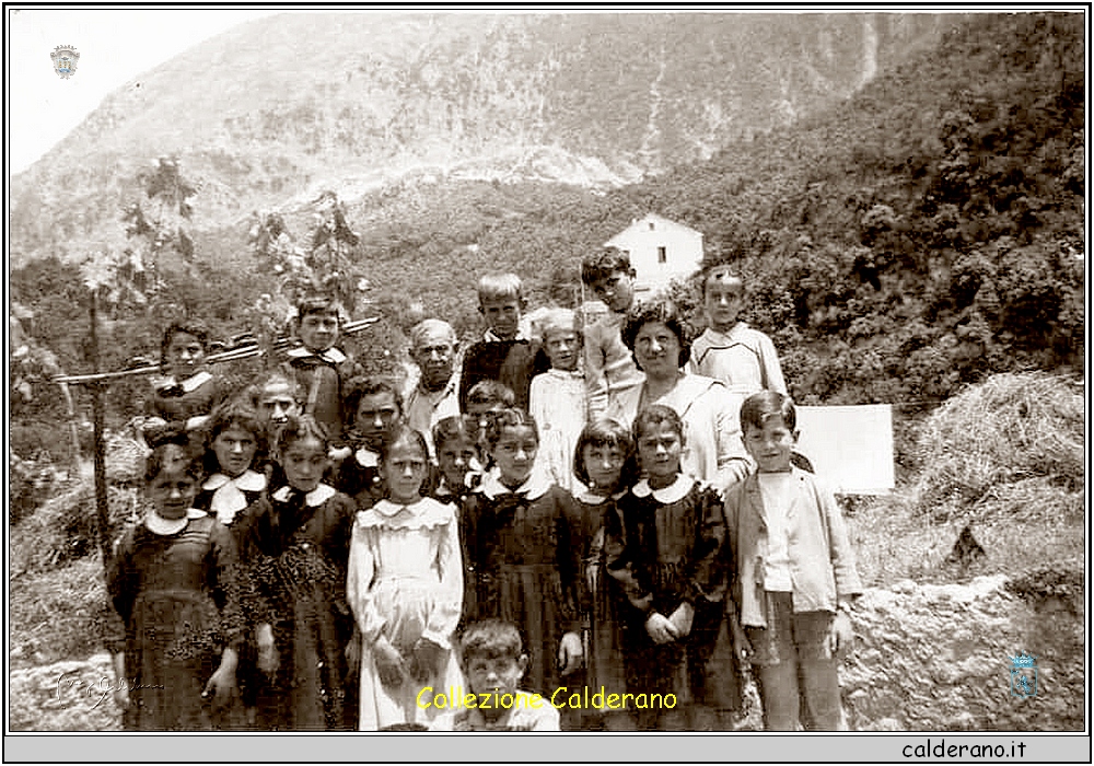 Scuola elementare S.Basile, 1958, maestra Adea Lopa Romeo..jpg