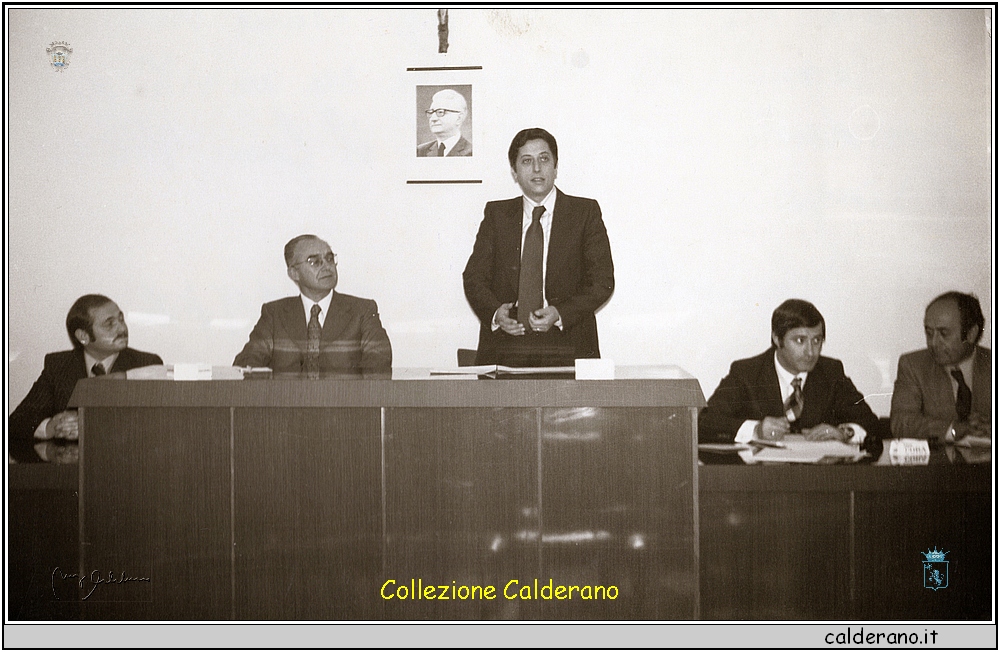 Il Ministro Dario Antoniozzi al Comune di Maratea con il Sindaco Fernando Sisinni 23-10-1976.jpeg