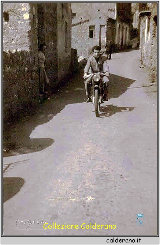 Sul motorino Ermano ad Acquafredda il 12 aprile 1956.jpg