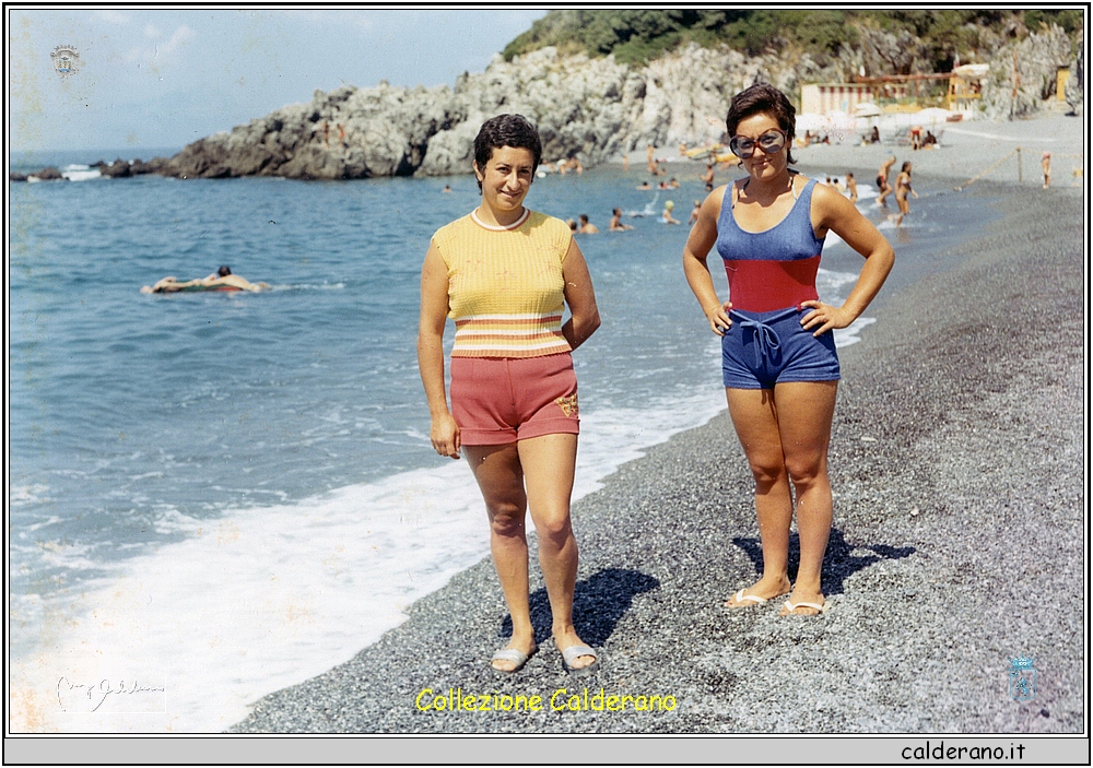  Carmelina Mazzeo e Liliana Maestri a Marina 1971.jpeg