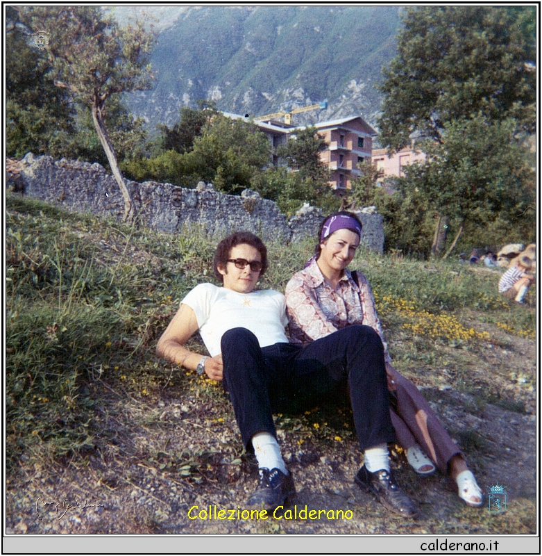 Ciccillo e Carmelina al campo sportivo 1971.jpeg