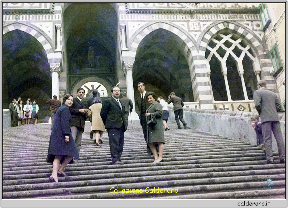 Scalinata del Duomo di Amalfi con Liliana e Biagio Colavolpe, Biagio Calderano, Ciccillo Colavolpe e Carmelina Mazzeo 1967.jpeg