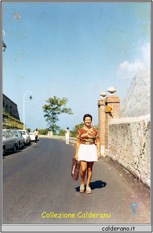 Carmelina Mazzeo al Carrofunebre - agosto 1971.jpeg