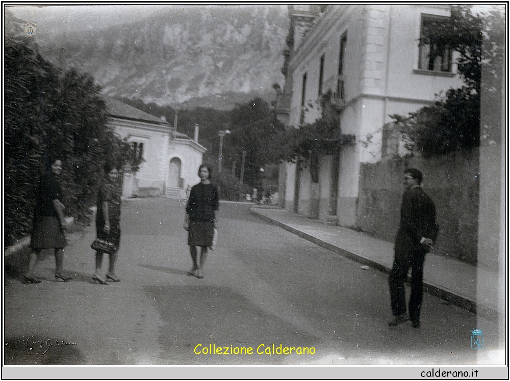 Silvana, Carmelina, Liliana e Ninetto in via Mandarini.jpeg