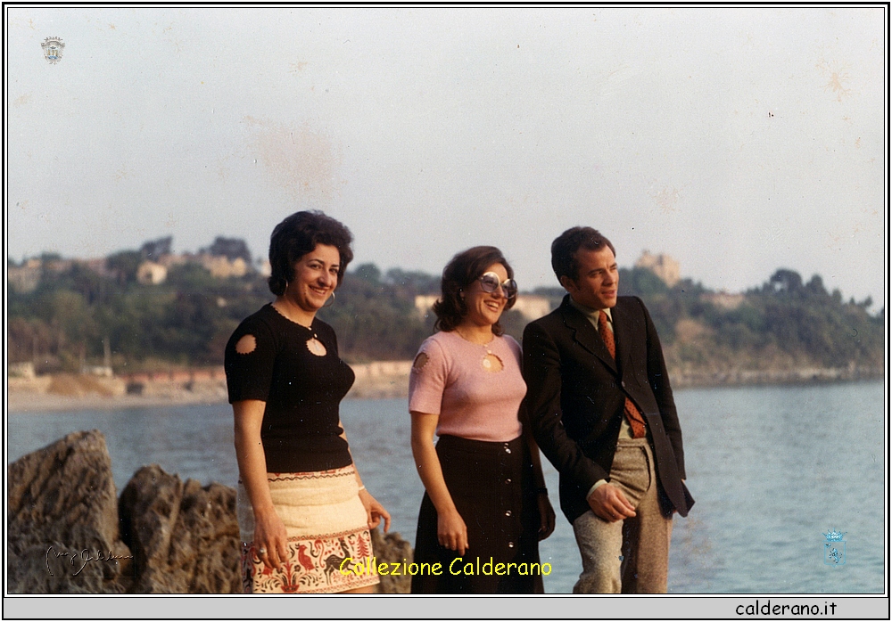 Carmelina, Liliana e Girolamo Maggio 1971.jpeg