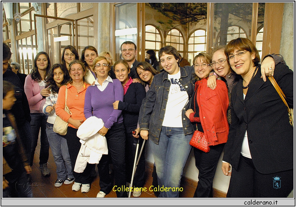 Le ragazze e il Parroco 13 Ottobre 2008 192.jpg