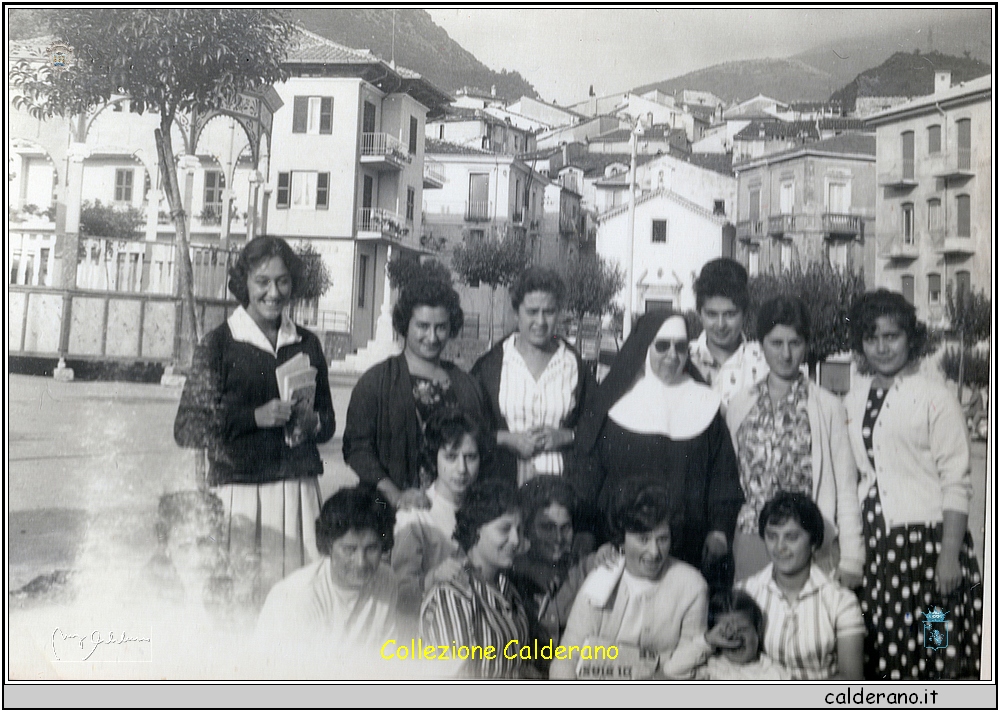 Studentesse di Maratea a Lagonegro per l'esame di stato.jpeg