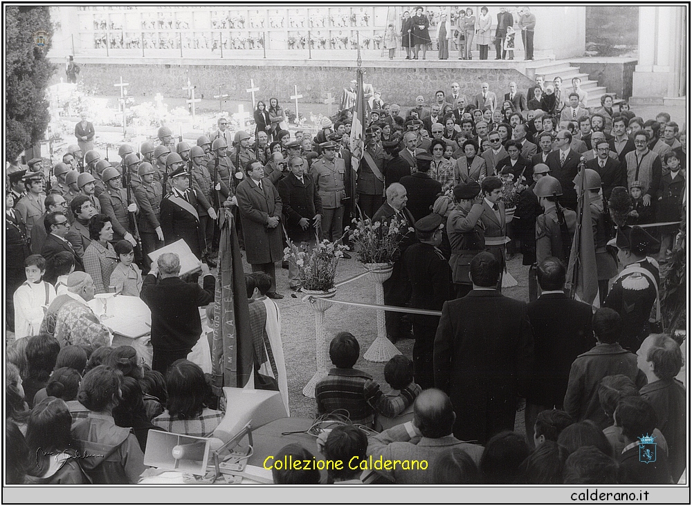 Monumento ai Caduti al Cimitero 4 novembre 1974.jpeg