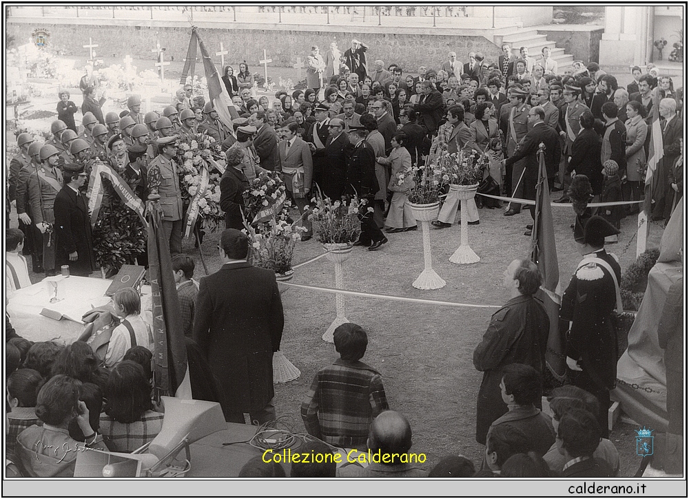 Monumento ai Caduti al Cimitero 4 novembre 1974 3.jpeg