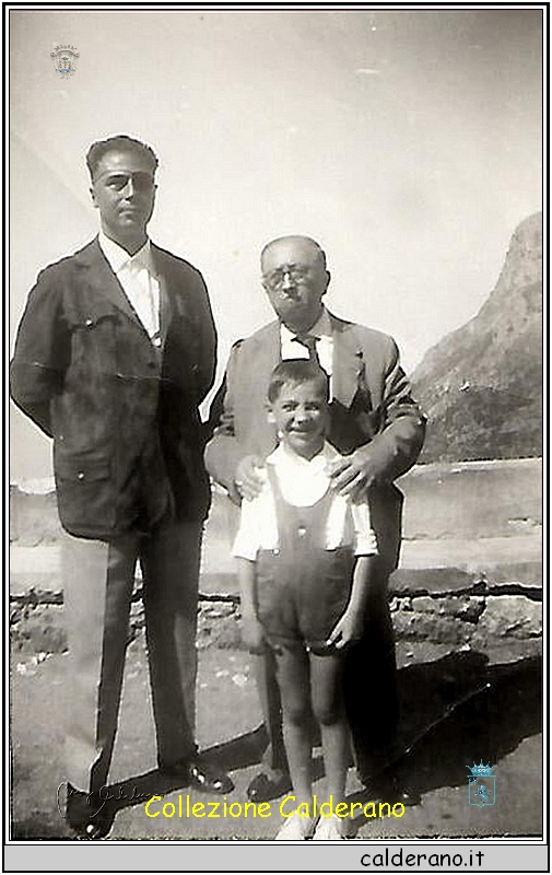 Francesco Brando - Don Ciccio il farmacista - con il nipote Elio e il piccolo nipotino Francesco.jpg