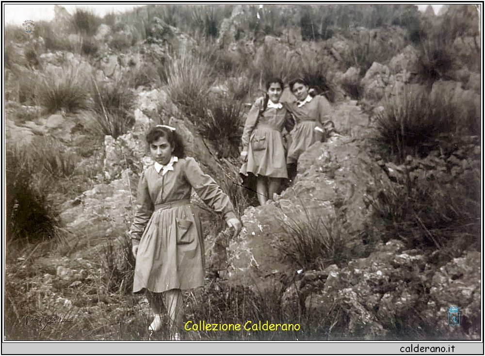 Nel giardino del De Pino Elvira Iannini e Maridele Laprovitera.jpg