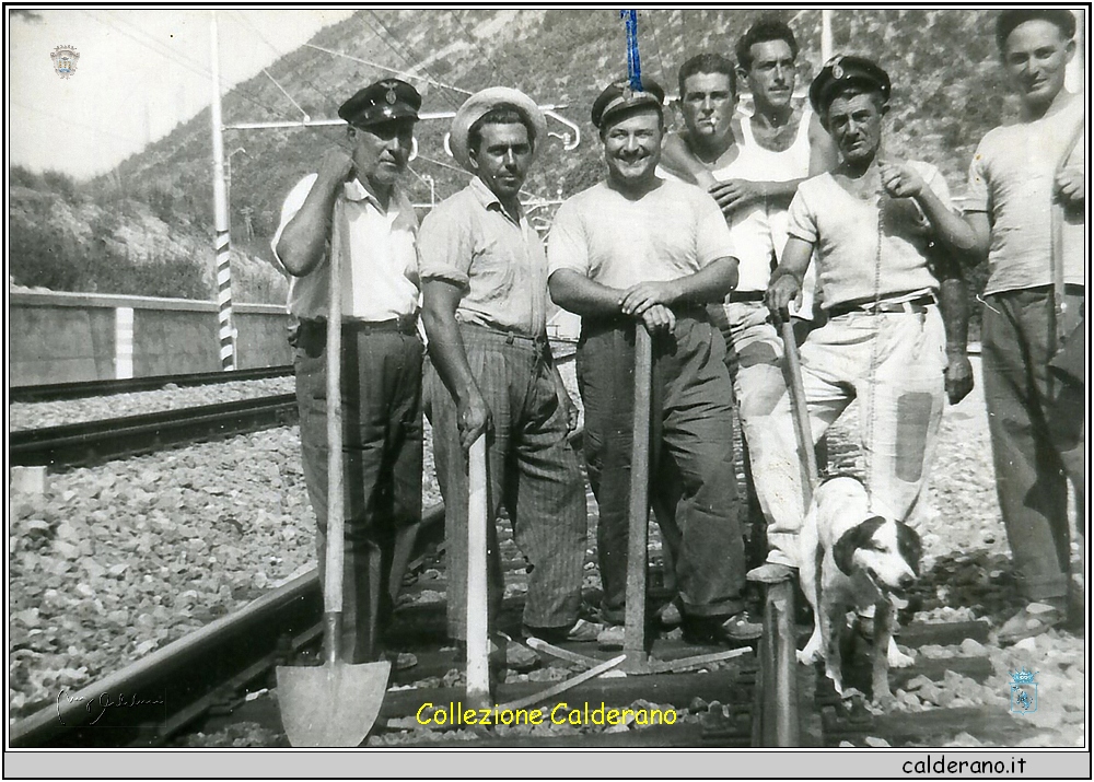 Squadra di ferrovieri alla stazione di Maratea.jpg