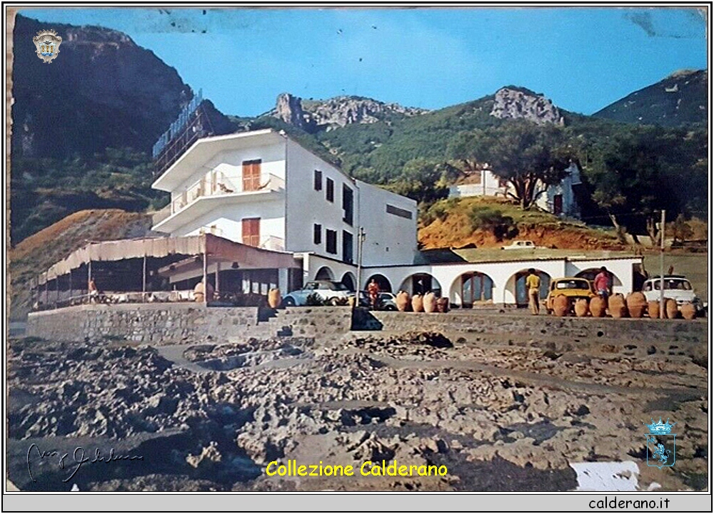 Acquafredda - Hotel Gabbiano - Cartolina 1972 - Ed. Hotel Gabbiano - 2 Categoria di Vittorio Cristofaro Tel. 0973 7363.jpg