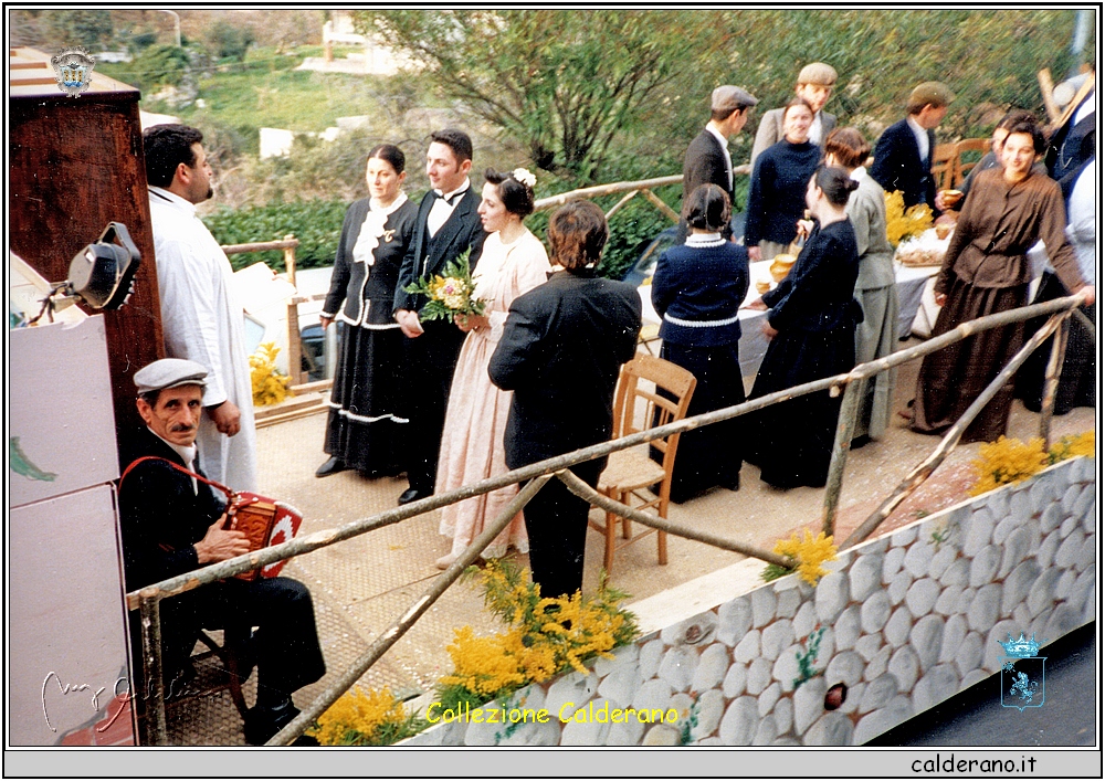 L'organetto di Giuseppe Chiappetta - Peppinu 'i Pantaneddu - al matrimonio Arbresh.jpeg