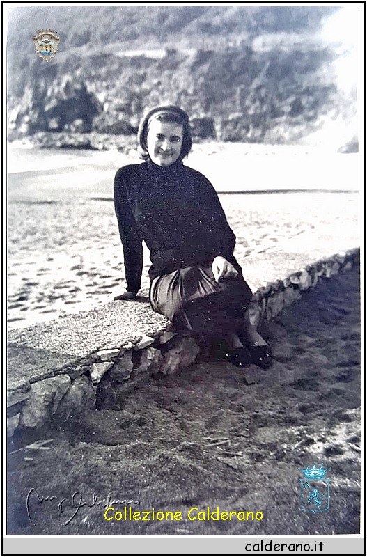 Luciana Giannotta sulla spiaggia di Fiumicello.jpg