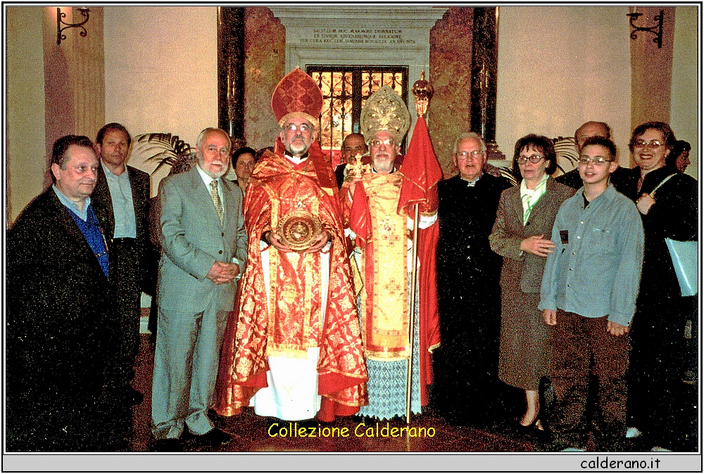 Luigi Pastorino e la Famiglia Nappi con Nerses Bedros XIX Patriache de Cilicie des Armensies Catholiques - 2001.jpg