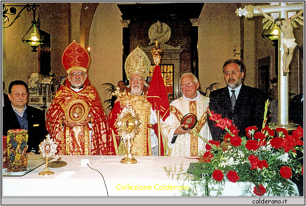 Luigi Pastorino, Don Gennaro Pacelli e il Sindaco Schettino con S.E. Nerdes Bedros XIX Patriarca degli Armeni Cattolici della Cilicia - 2001.jpg