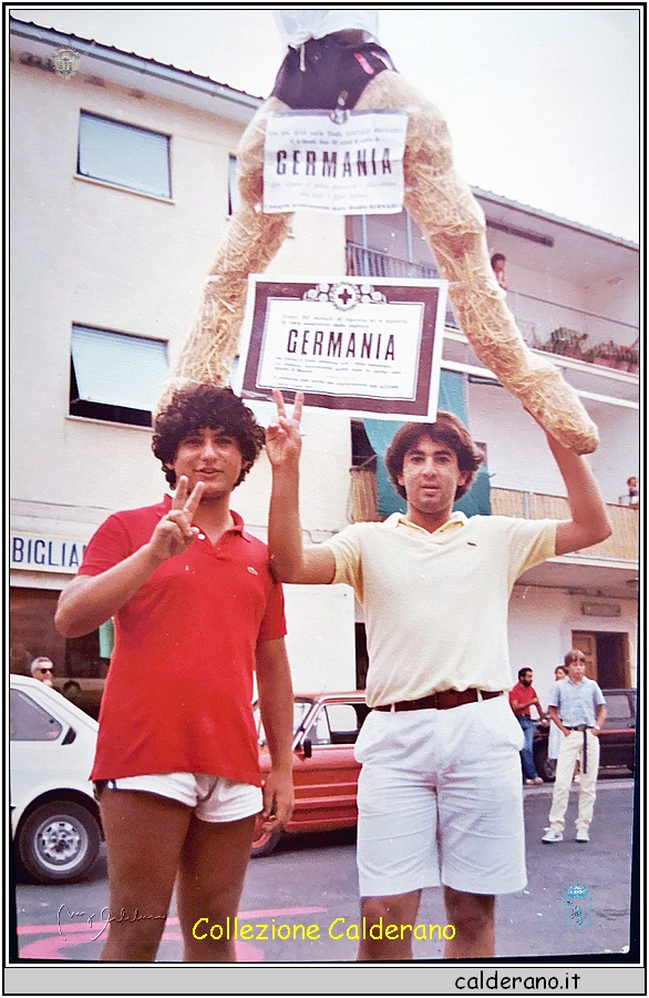 Festeggiamenti a Fiumicello - Campioni del mondo 1982.jpg