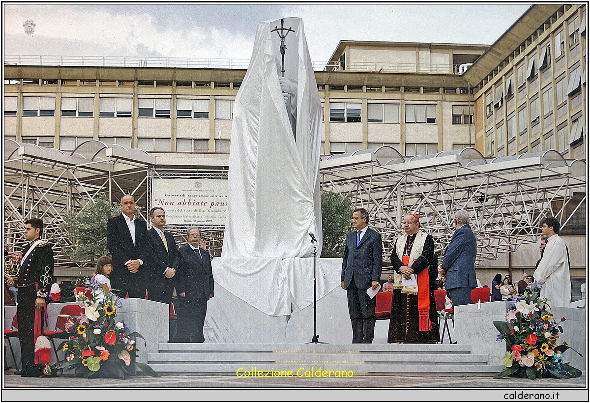 Francesco Sisinni all'inaugurazione della Statua di Giovanni Paolo II - Galleria Giovanni Paolo II Policlinico Gemelli IMG_1613.jpg