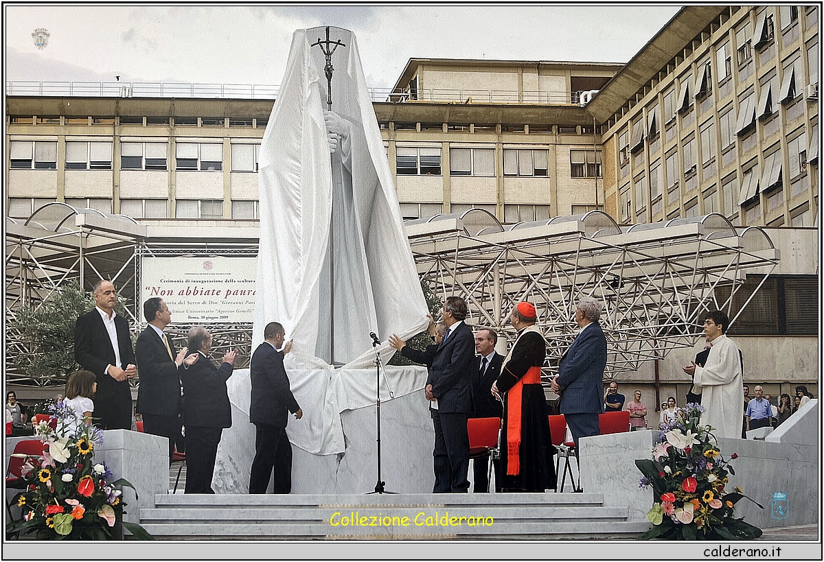 Francesco Sisinni all'inaugurazione della Statua di Giovanni Paolo II - Galleria Giovanni Paolo II Policlinico Gemelli IMG_1614.jpg