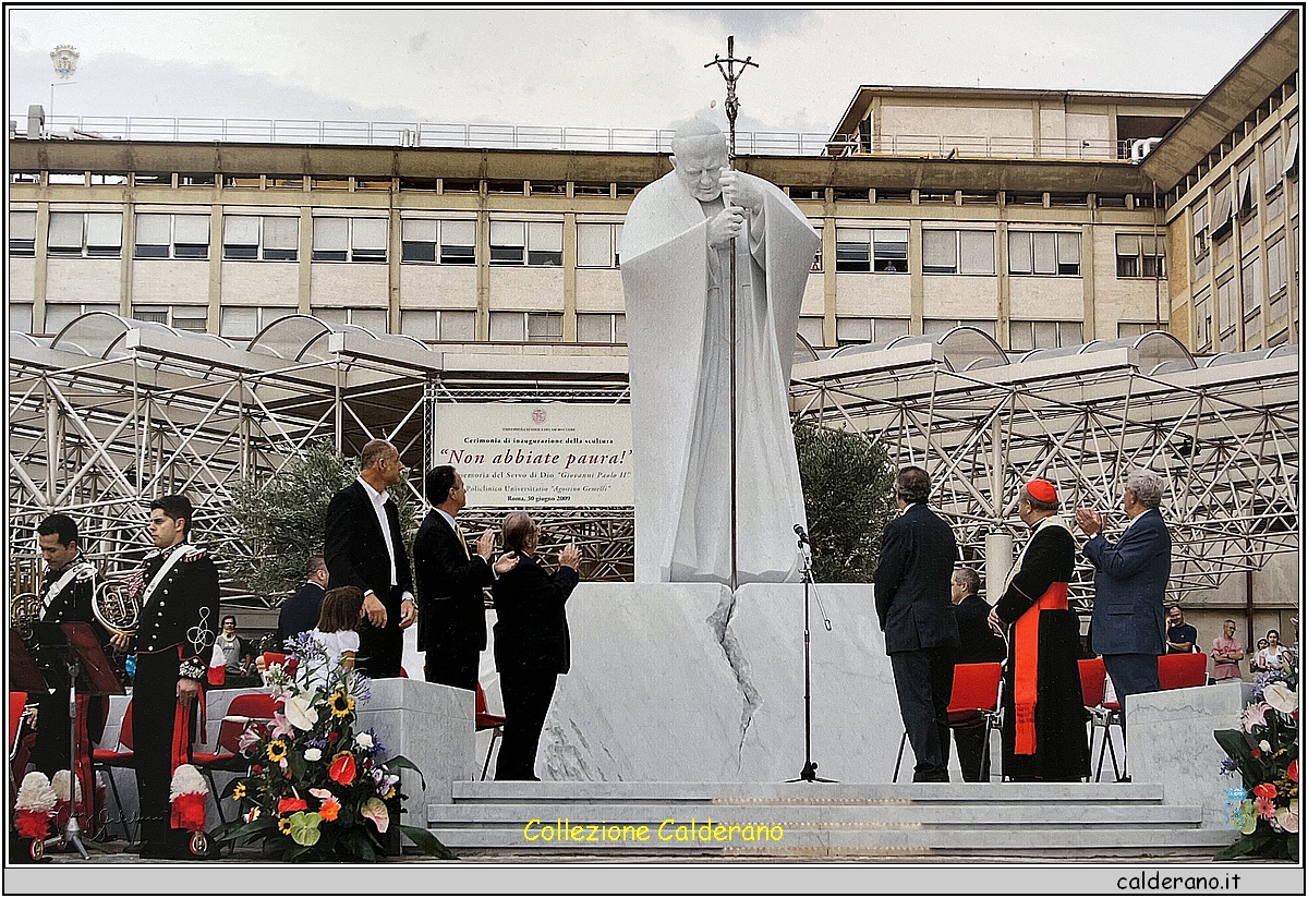 Francesco Sisinni all'inaugurazione della Statua di Giovanni Paolo II - Galleria Giovanni Paolo II Policlinico Gemelli IMG_1617.jpg