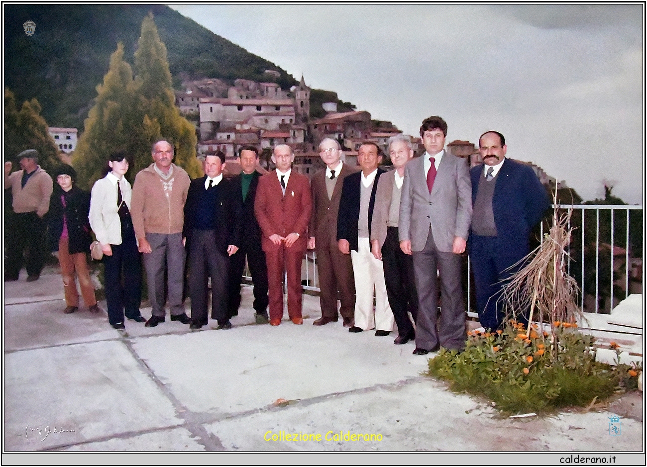 Alcuni Componenti del Comitato per la ricostruzione della statua di San Biagio con il Prof. Vio - 1979.JPG