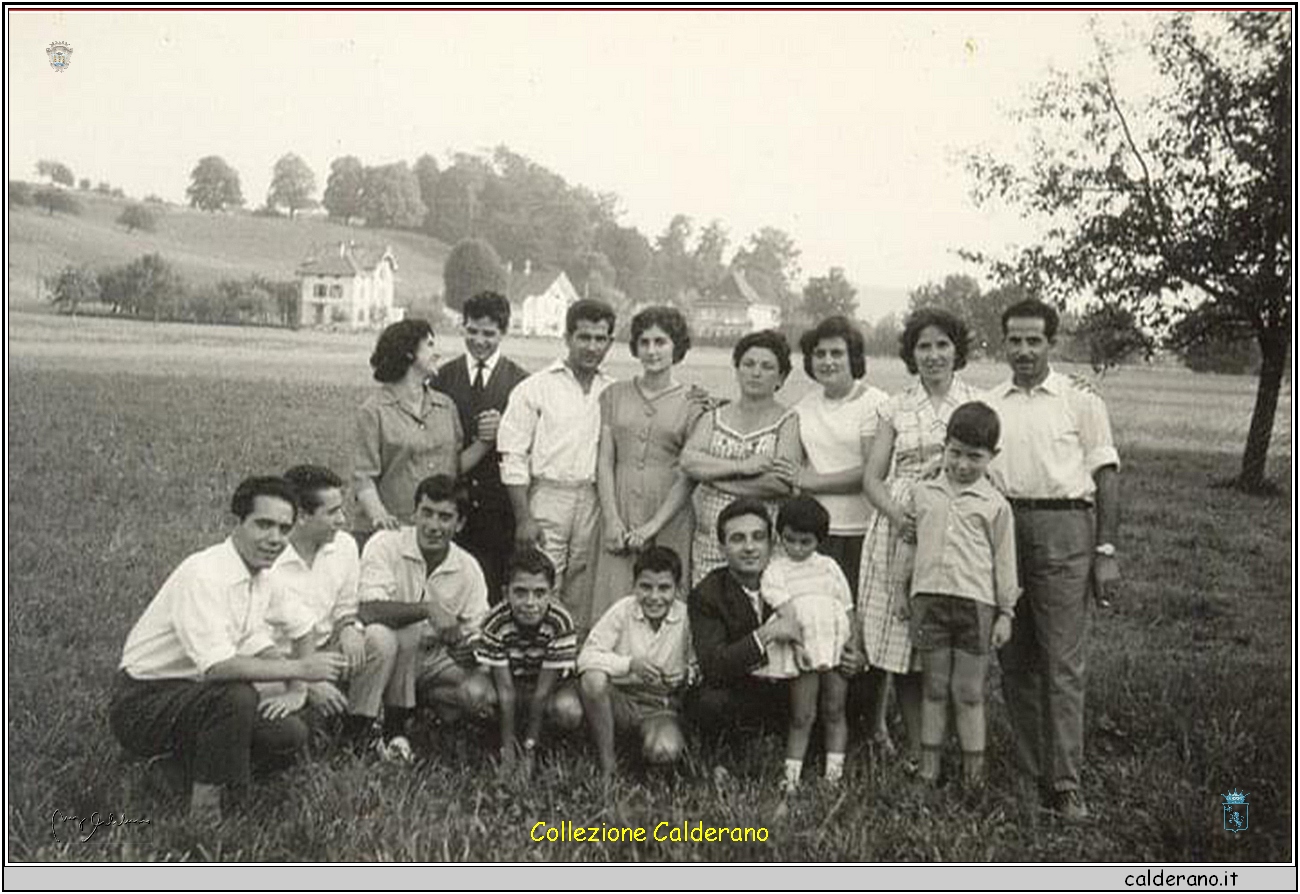 Adolfo Spatuzzi e Maria Filomena Iannini con amici e familiari .jpg