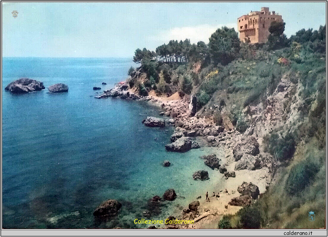 Costa Tirrenica della Lucania - Punta Santavenere e l'antica Torre Capitana - ora trasformata in residenza privata - Cartolina 1959.jpg