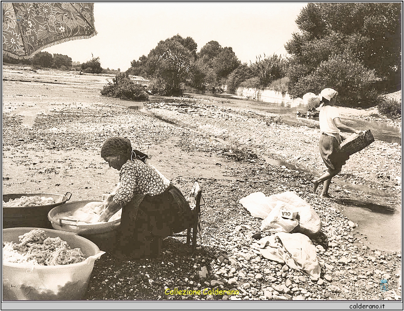 Castrocucco - Lavaggio della lana nel Fiume Noce - 1964 2.jpg