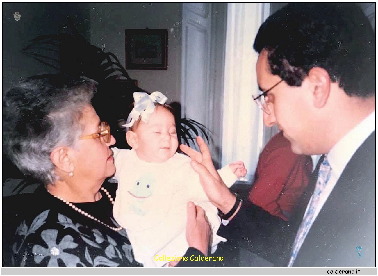 Corinna con la Nonna e lo Zio Loris.jpg