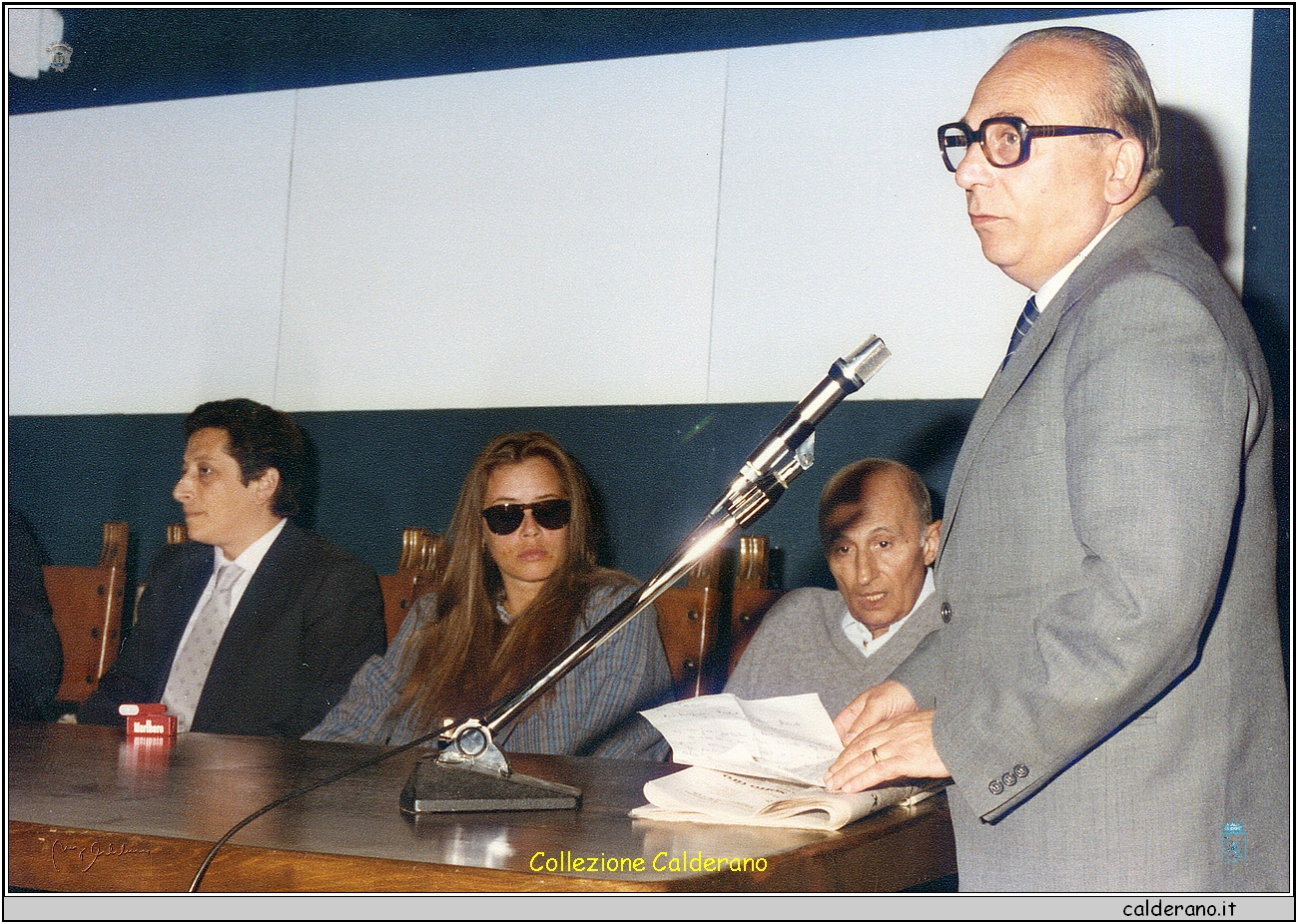 Conferenza Stampa del Premio Maratea del 1984 con Fernando Sisinni e Barbara De Rossi.jpg