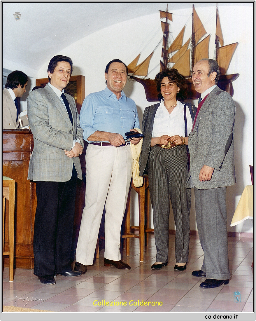 Fernando Sisinni, Alberto Sordi, Tina Iannini e Biagio Vitolo - 1983.jpg