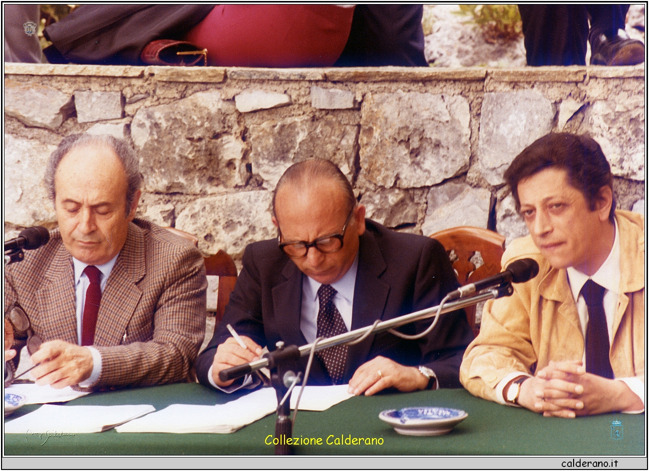 Il Presidente del Circolo Sivio Spaventa Santino Filippi Avv. Andrea Varango, con Biagio Vitolo e Fernando Sisinni - 1984.jpg