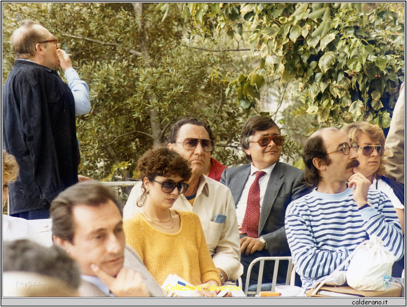 Alberto Sordi nel parco del Santavenere - 1983.jpg