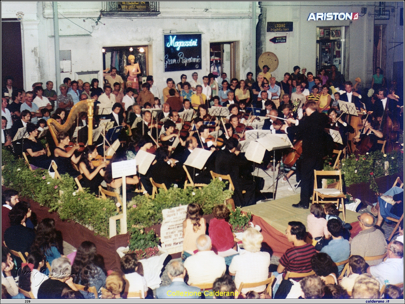 Orchestra di musica classica in Piazza Buraglia.jpg