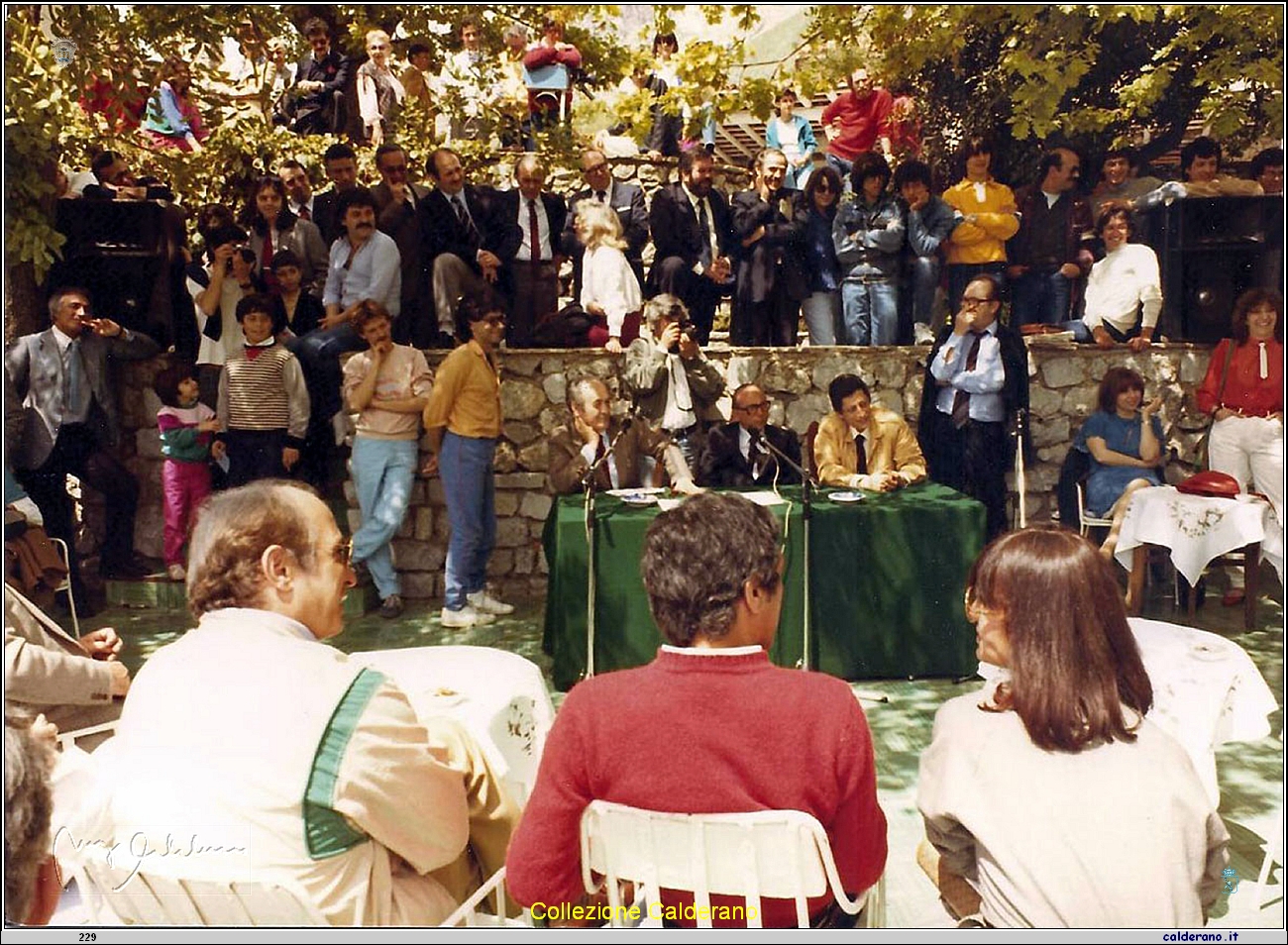 Tavolo della Presidenza del Premio Maratea 1983.jpg