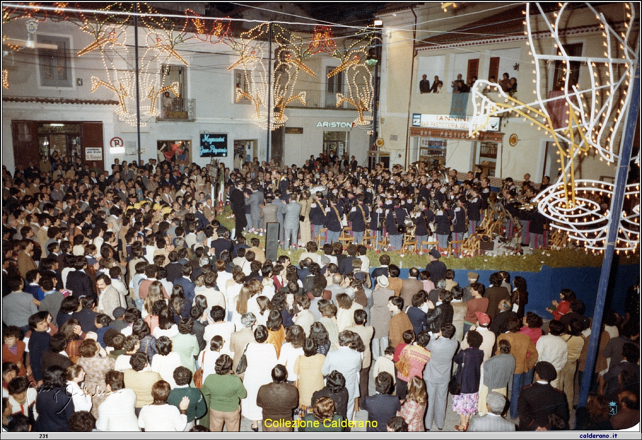 Banda della Polizia di Stato in Piazza Buraglia - 1979.jpeg