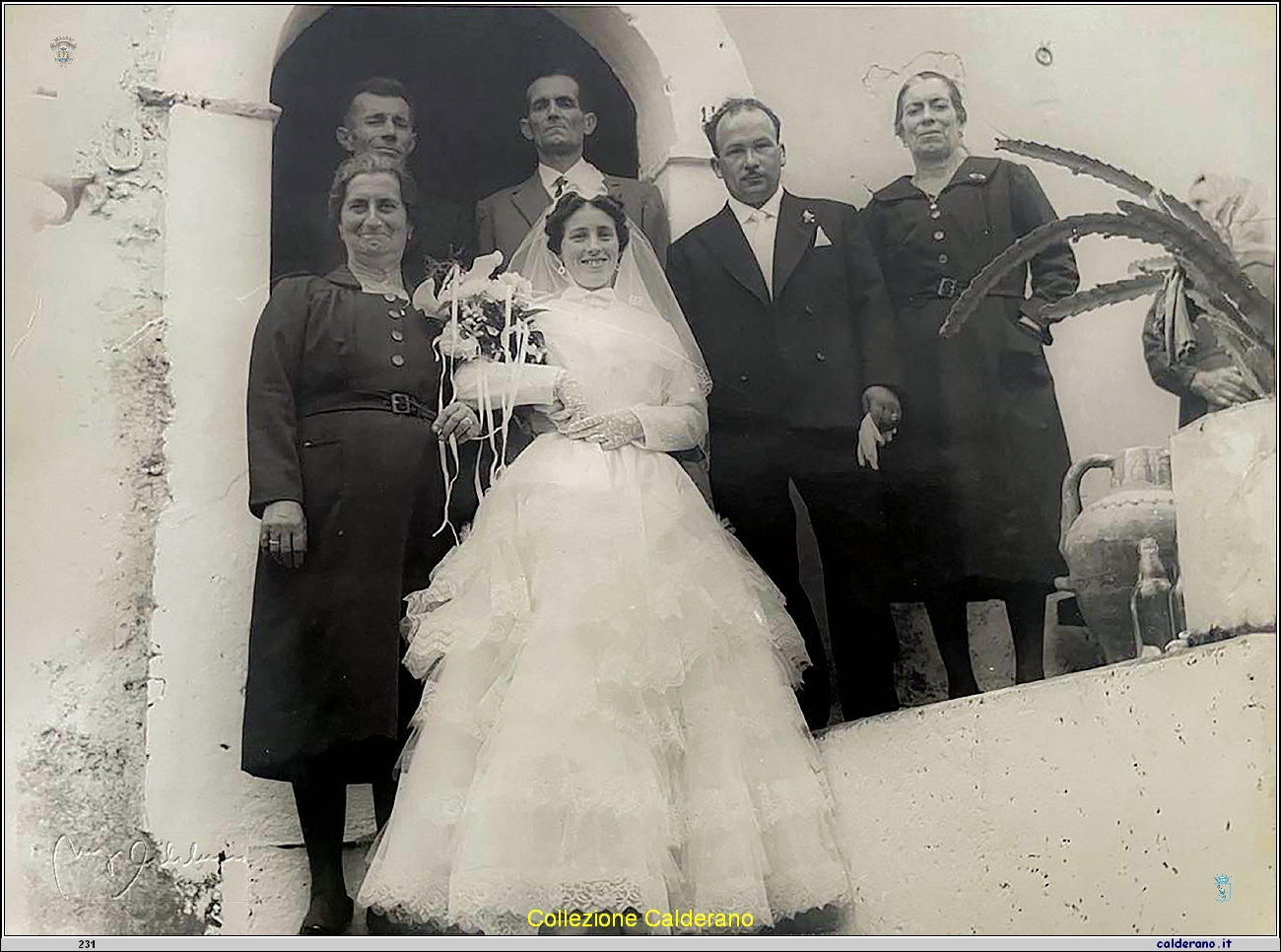 Sposi Celeste Maio e Giovanni Cesarino con Rosa, Giovanni, Antonio e Vincenza Tortorella - Cannistedda.jpg