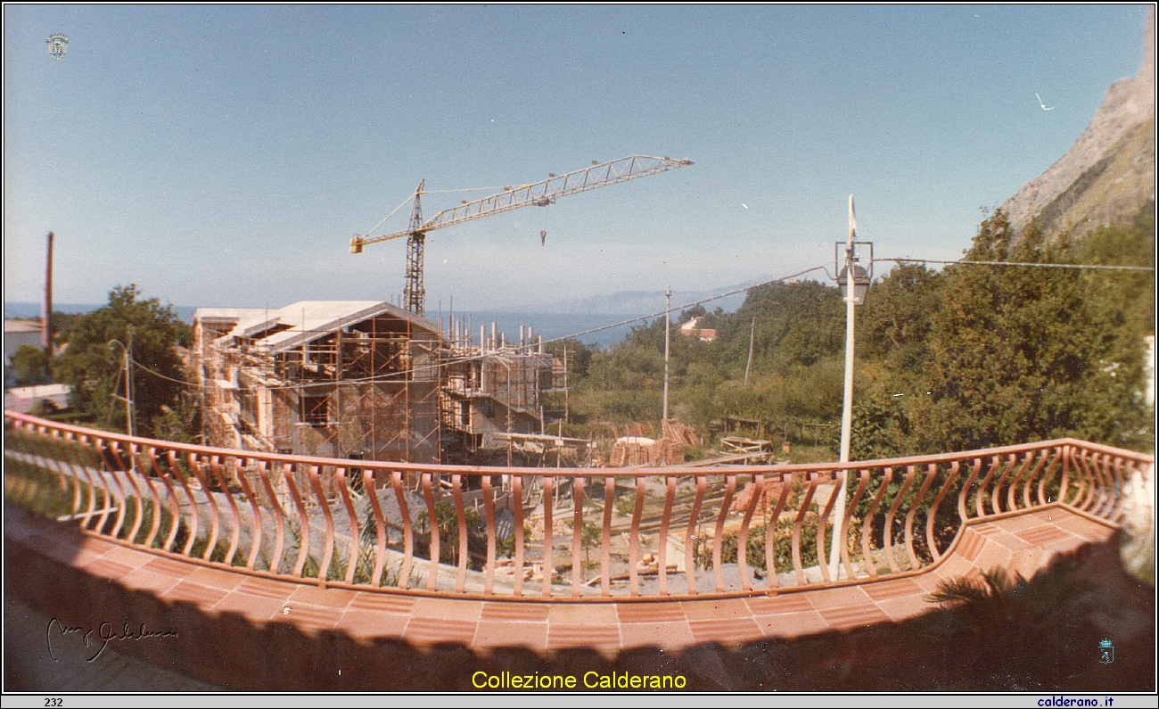 Costruzione Villaggio Civita 1974.jpeg