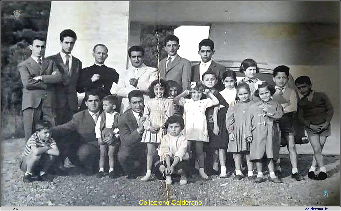 Gruppo a Marina dopo la festa di Santa Teresa  21-10-1956.jpg