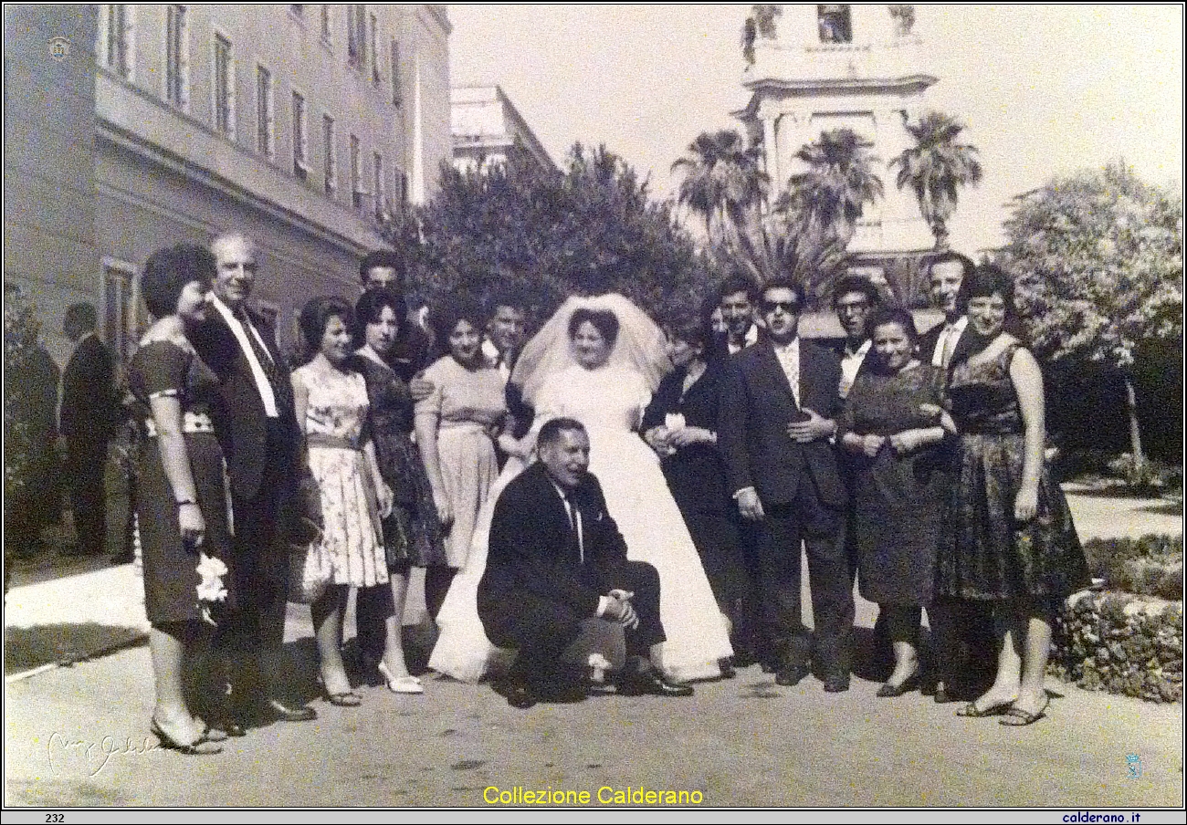 Sposa Emilia Calderano e i parenti.jpg